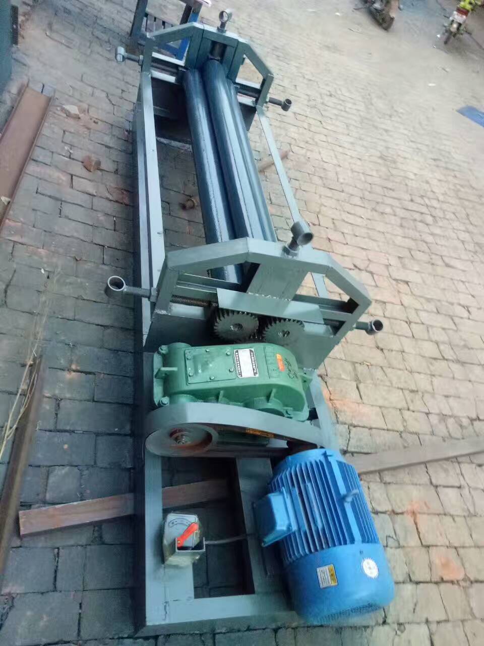 邢臺(tái)電動(dòng)滾圓機(jī)大城宏泰牌手動(dòng)卷圓機(jī)_機(jī)械欄目_